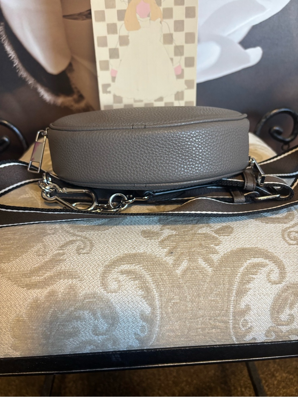 Marc Jacobs Oval Pebbled Leather Crossbody in Gray with Detachable Strap - Picture 7 of 12